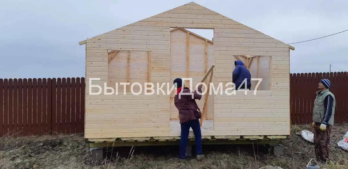 Бытовки для дачи со сборкой на участке недорого - 80 фото